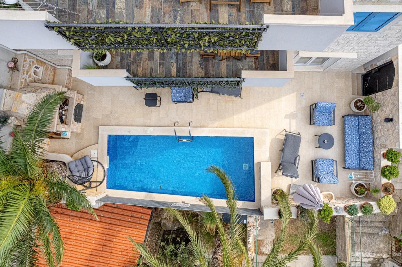 Villa Capitis In The Center- Luxury Apartment With Swimming Pool Χβαρ Εξωτερικό φωτογραφία