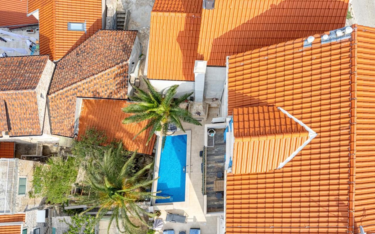 Villa Capitis In The Center- Luxury Apartment With Swimming Pool Χβαρ Εξωτερικό φωτογραφία