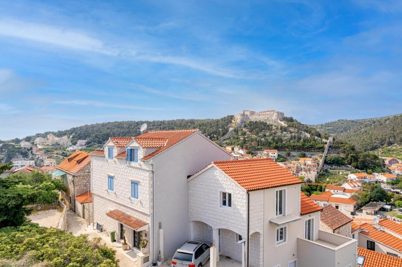 Villa Capitis In The Center- Luxury Apartment With Swimming Pool Χβαρ Εξωτερικό φωτογραφία