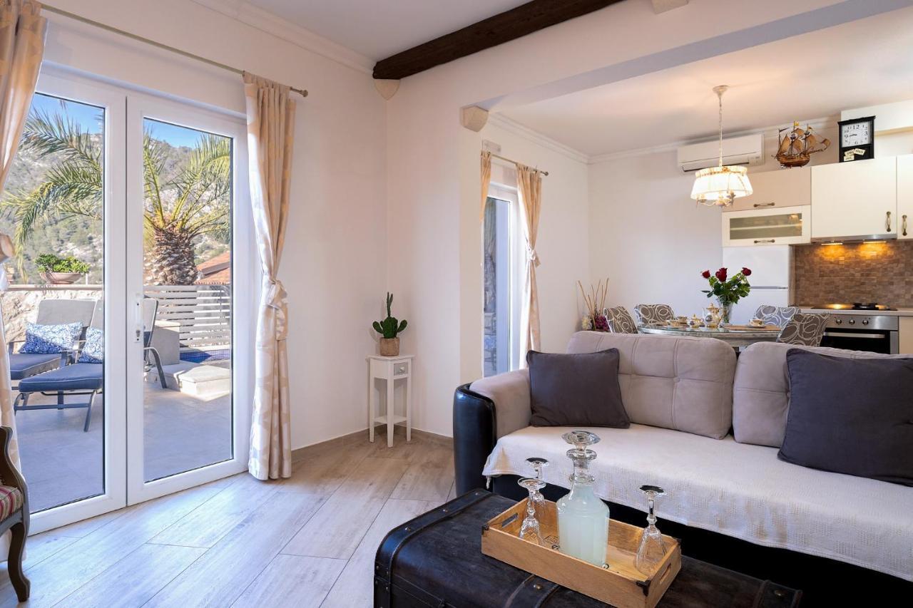 Villa Capitis In The Center- Luxury Apartment With Swimming Pool Χβαρ Εξωτερικό φωτογραφία