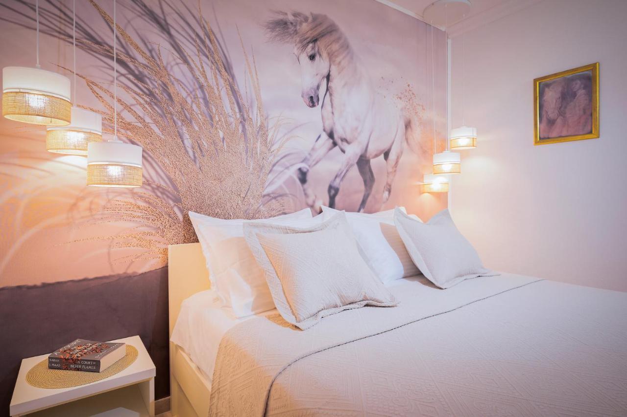 Villa Capitis In The Center- Luxury Apartment With Swimming Pool Χβαρ Εξωτερικό φωτογραφία